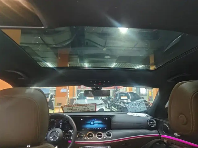 Mercedes-Benz E-Class — Фото автомобиля 17
