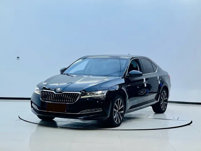 Фотография автомобиля — Skoda Superb