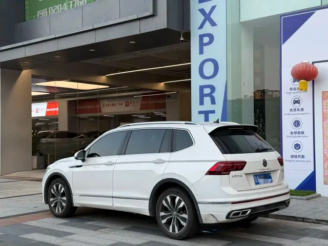 Volkswagen Tiguan L — Фото автомобиля 4