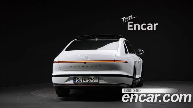 Hyundai Grandeur GN7 — Фото автомобиля 3