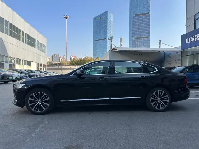 Volvo S90 — Фото автомобиля 9