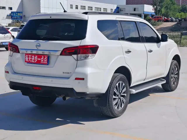 Nissan Terra — Фото автомобиля 9