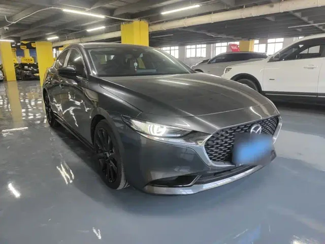 Mazda Axela — Фото автомобиля 3