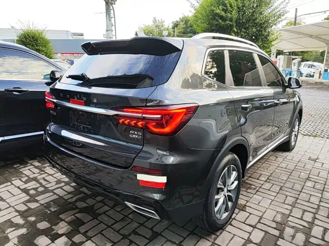 Roewe RX5 — Фото автомобиля 6