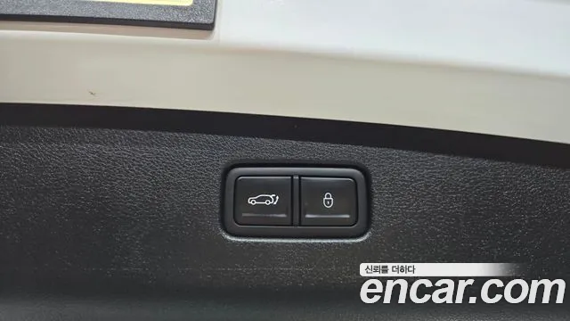 Genesis GV70 — Фото автомобиля 24