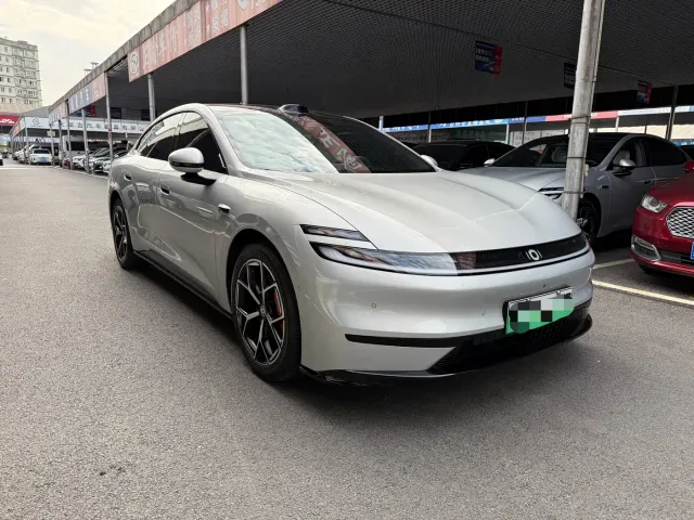 Changan Qiyuan A06 — Фото автомобиля 3