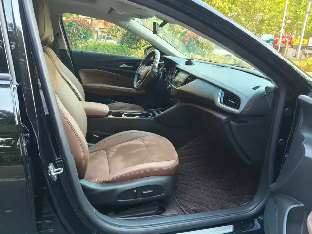 Buick Regal — Фото автомобиля 8