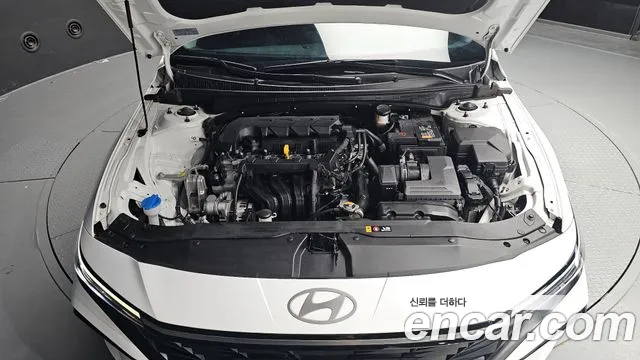 Hyundai Avante CN7 — Фото автомобиля 9