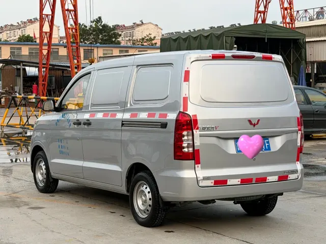 Wuling Hongguang V — Фото автомобиля 8