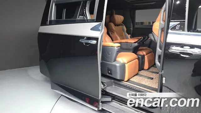 Toyota Alphard — Фото автомобиля 8