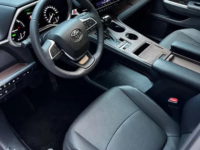 Toyota Granvia — Фото автомобиля 7