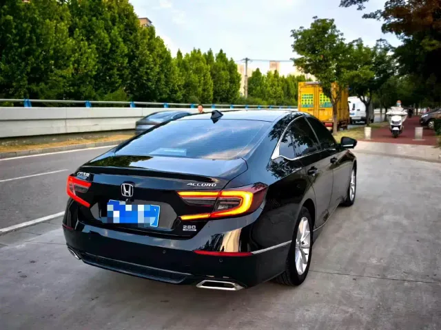 Honda Accord — Фото автомобиля 7