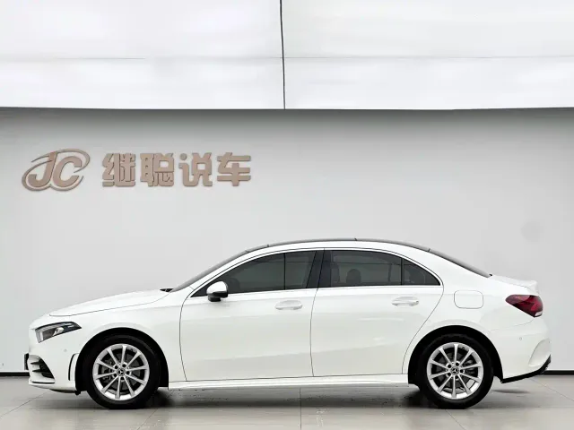 Mercedes-Benz A-Class — Фото автомобиля 12