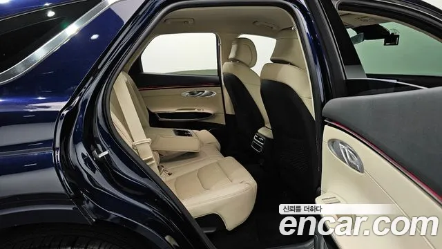 Genesis GV70 — Фото автомобиля 12