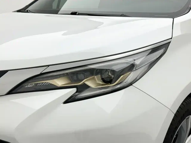 Toyota Sienna — Фото автомобиля 23