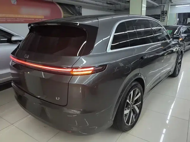 Li Auto L7 — Фото автомобиля 6