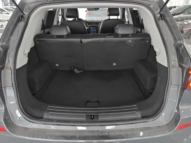 Roewe RX5 — Фото автомобиля 4