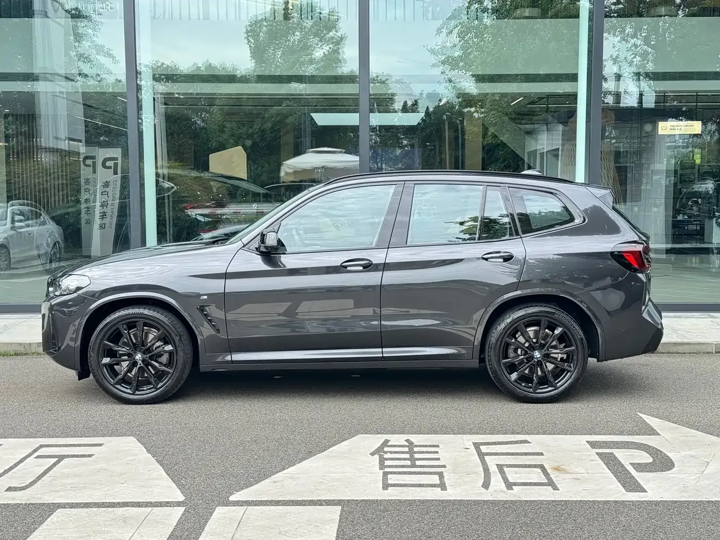 BMW BMW X3 2023 Facelift xDrive30i Premium M Night Package — Фото автомобиля 4