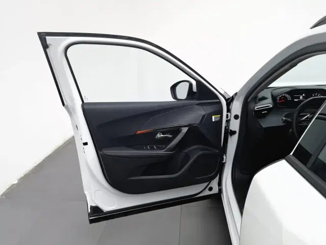 Peugeot 2008 — Фото автомобиля 8