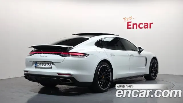 Porsche Panamera — Фото автомобиля 2