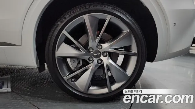 Genesis GV70 2.5T Бензин AWD — Фото автомобиля 18