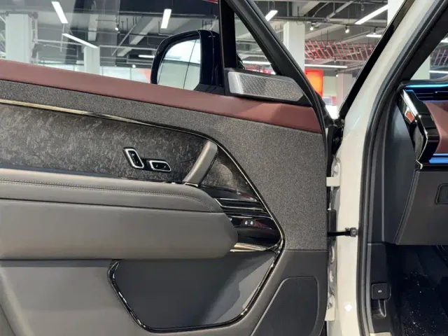 Land Rover Range Rover Sport — Фото автомобиля 19