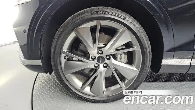 Genesis GV70 2.5T Бензин 2WD — Фото автомобиля 5