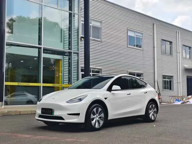Фотография автомобиля — Tesla Model Y