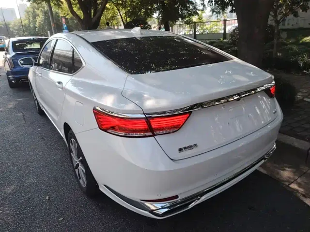 Geely Borui — Фото автомобиля 4