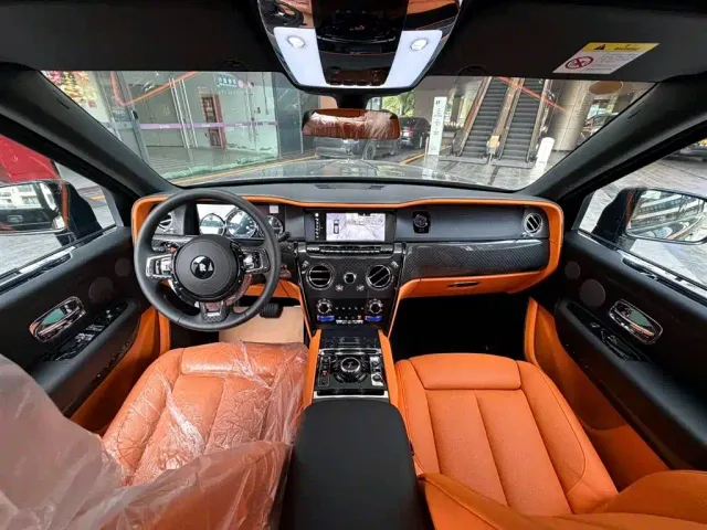 Rolls-Royce Cullinan — Фото автомобиля 23