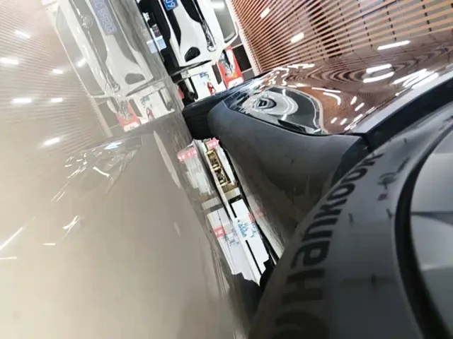 Tesla Model Y — Фото автомобиля 20