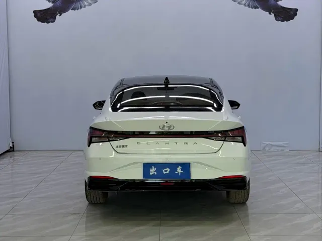 Hyundai Elantra — Фото автомобиля 5