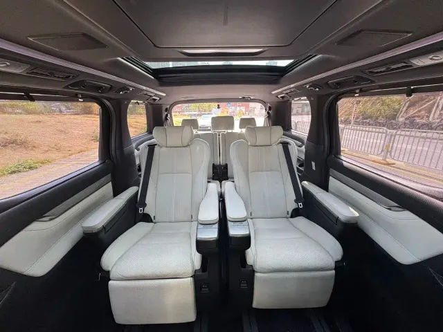 Toyota Alphard — Фото автомобиля 6