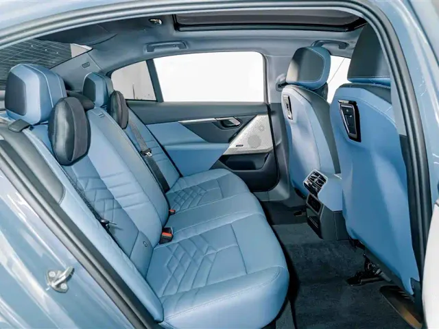 BMW i5 — Фото автомобиля 22