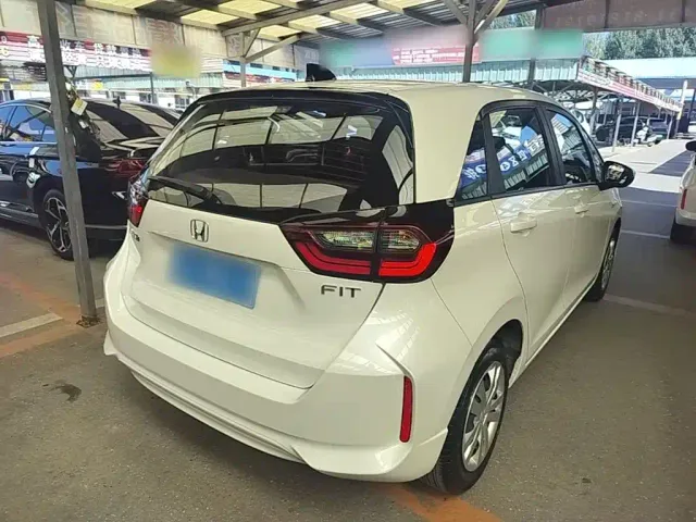 Honda Fit — Фото автомобиля 6