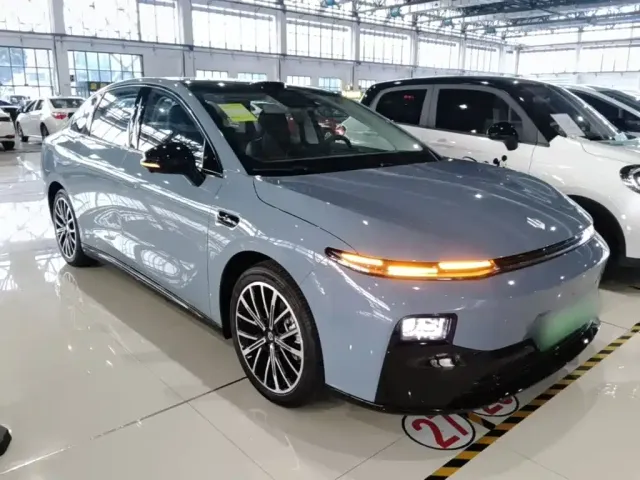 Leapmotor B01 — Фото автомобиля 3