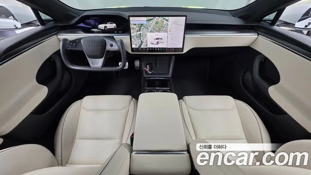 Tesla Model S — Фото автомобиля 3