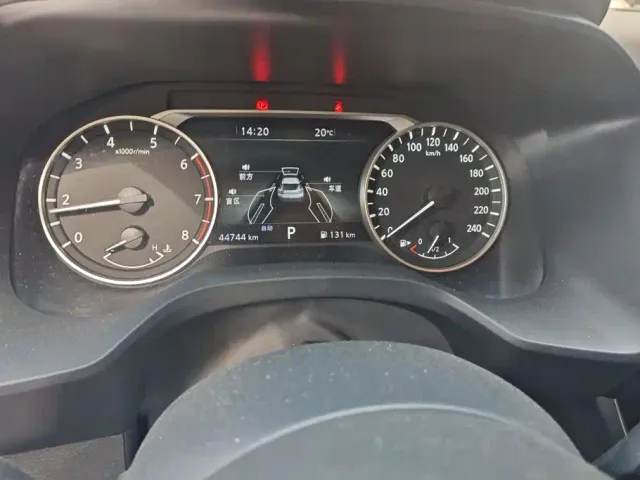 Nissan X-Trail — Фото автомобиля 14