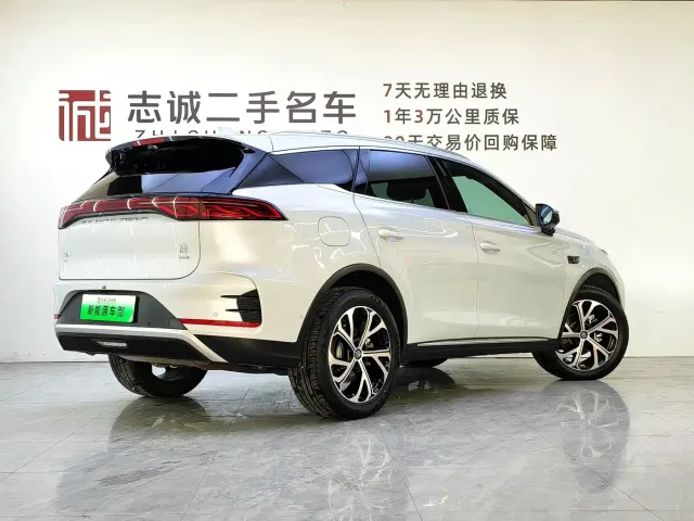 BYD Tang — Фото автомобиля 4