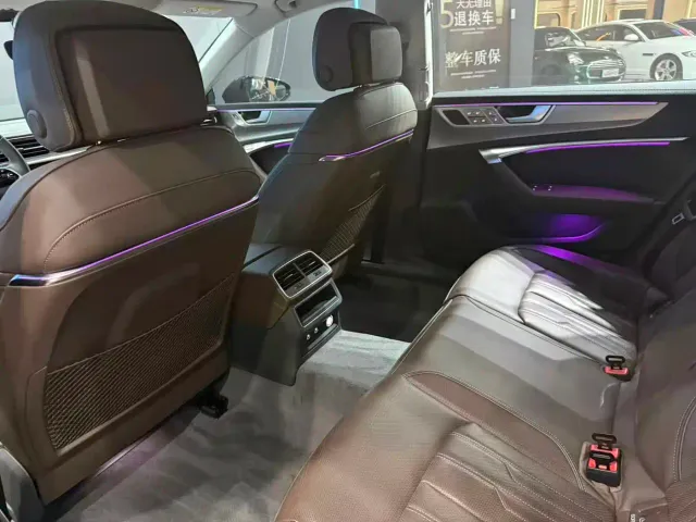 Audi A7L — Фото автомобиля 10