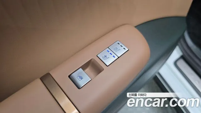 Hyundai Grandeur Grandeur (GN7) 2.5 Бензин 2WD — Фото автомобиля 26