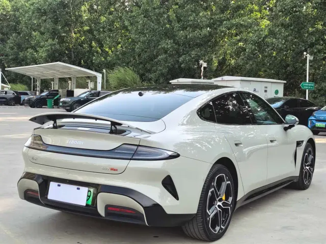 Xiaomi SU7 — Фото автомобиля 9