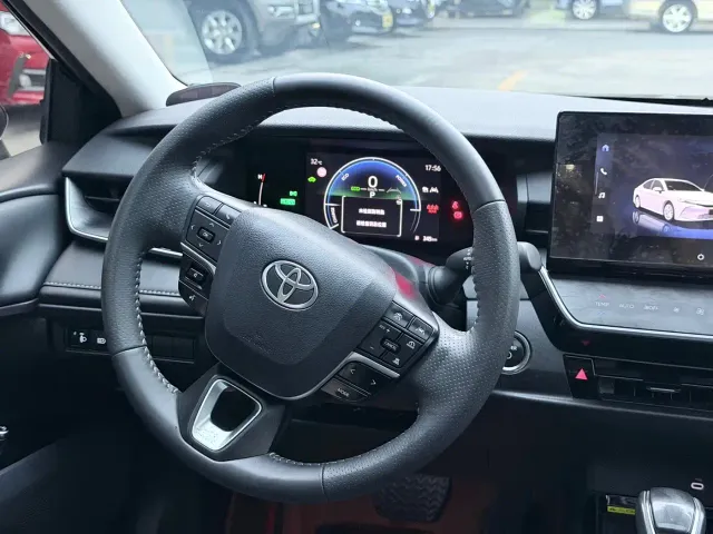 Toyota Camry — Фото автомобиля 5