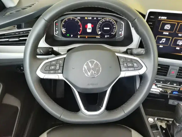 Volkswagen Bora — Фото автомобиля 10