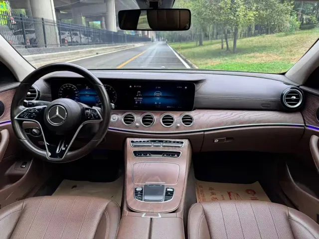 Mercedes-Benz E-Class — Фото автомобиля 7