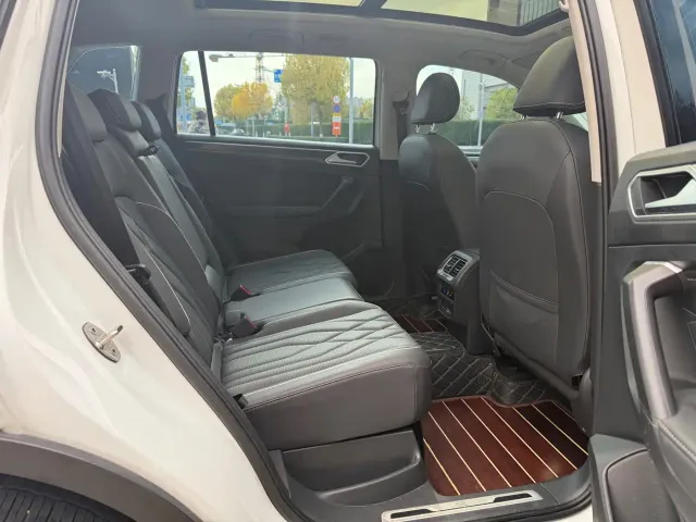 Volkswagen Tiguan L — Фото автомобиля 9
