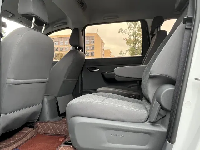 Wuling Hongguang — Фото автомобиля 6