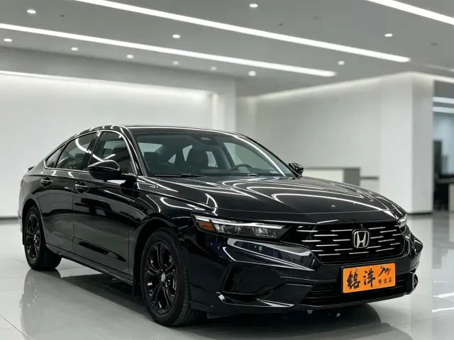 Honda Accord — Фото автомобиля 3