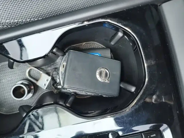 Volvo XC40 — Фото автомобиля 8