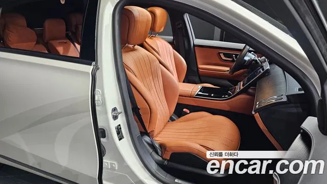 Mercedes-Benz S-Class — Фото автомобиля 25